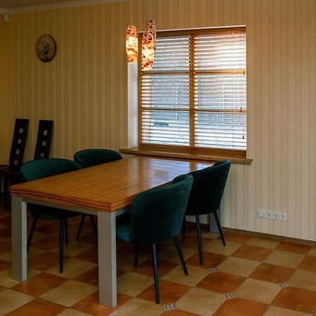 Bash Village House Ventspils Bagian luar foto